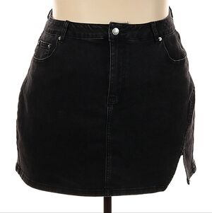 Luvamia Classic Black Denim Skirt With Slit And 5 Pockets Size 2xl